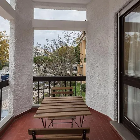 Daire Flh Homey With Balcony Cascais